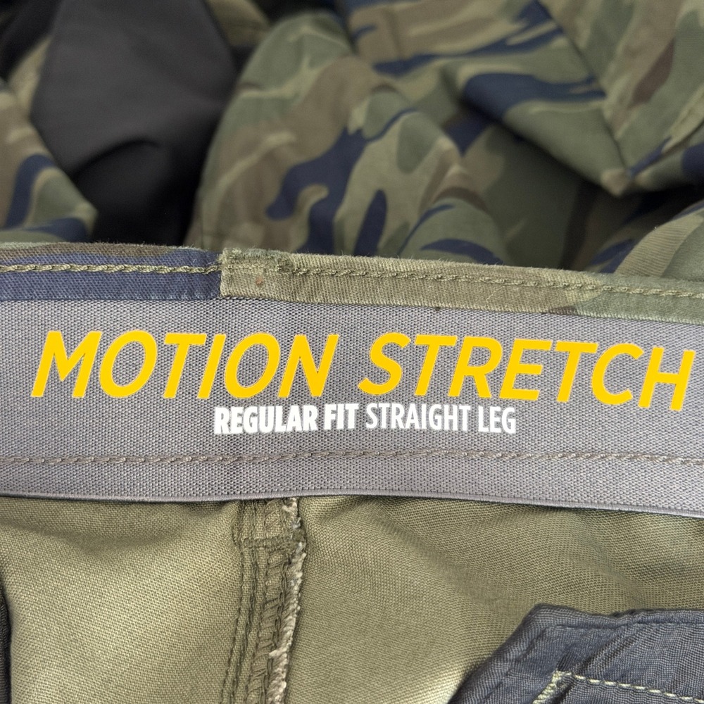Lee Premium Select CARGO Pants Mens 40x30 Green CAMO Motion Stretch Straight - Picture 3 of 12